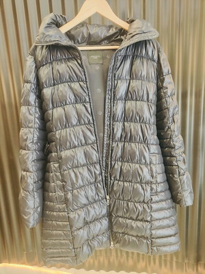 Max Mara μακρύ καπιτονέ πουπουλένιο μπουφάν με κουκούλα και ζώνη σε μαύρο, EU 38