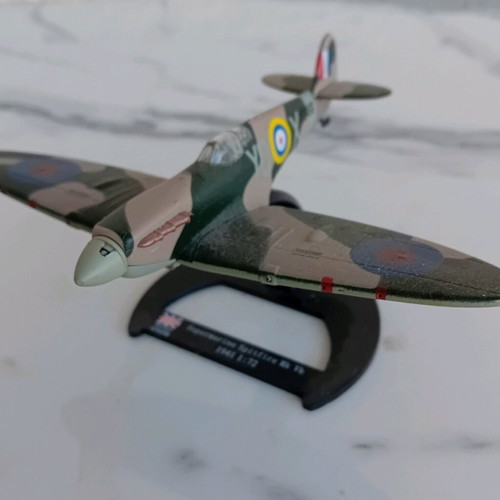 Supermarina Spitfire Mk Vb 1941 collectible airplane like new