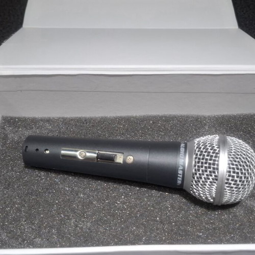 Audio Master SM58 dynamic microphone with cable and box like new