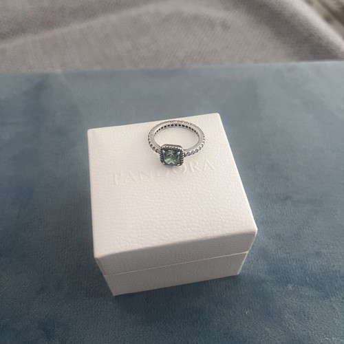 Pandora ring with emerald stone S925 new