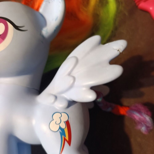Rainbow Dash 2013 figure used My Little Pony Hasbro with extras