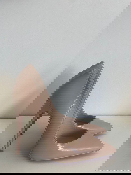 Γυναικείες γόβες Christian Louboutin Sporty Kate heel 10mm