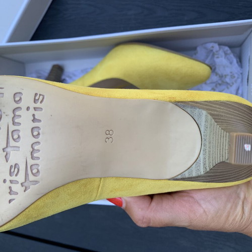 Tamaris yellow low heel shoes, size 38, suede and textile