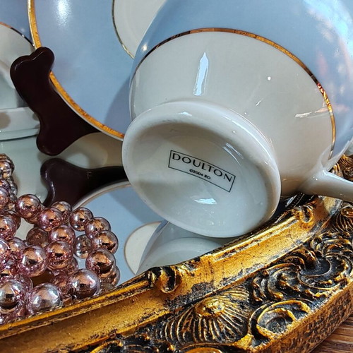 Doulton Bruce Oldfield 2004 porcelain tea cup set with gold trim, 4 pcs