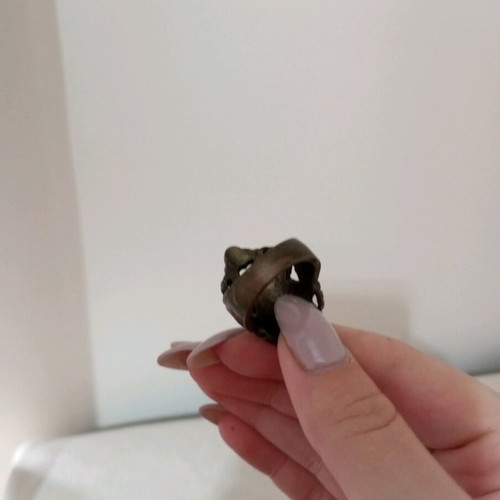 Ring black used with impressive stone