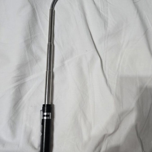 Flashlight like new, works normally, needs batteries