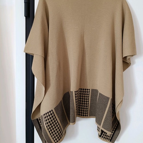 Women's scarf like new camel color with geometric patterns