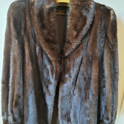 Authentic mink fur used, brown, size L