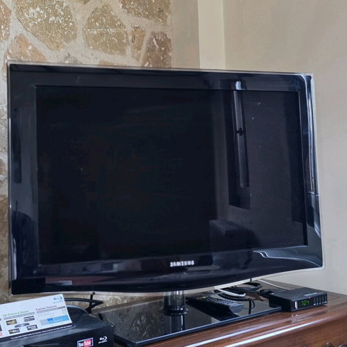 Samsung LE32B650T2W TV used, 32-inch LCD, Full HD, 100Hz, HDMI USB