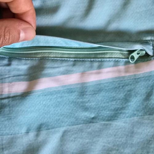 Reef men's swim shorts size W36 like new, blue multicolor