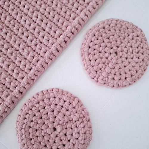 Handmade crochet placemat set with 4 coasters in pink, new
