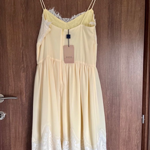 Gizia Dress available in S, M, L