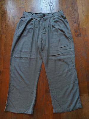 Pants wide leg summer pair like new, dark pistachio color, size XL