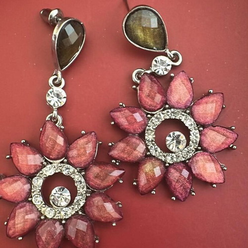 Vintage earrings with stones like new