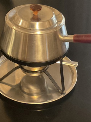 Alessi fondue set like new with 12 forks