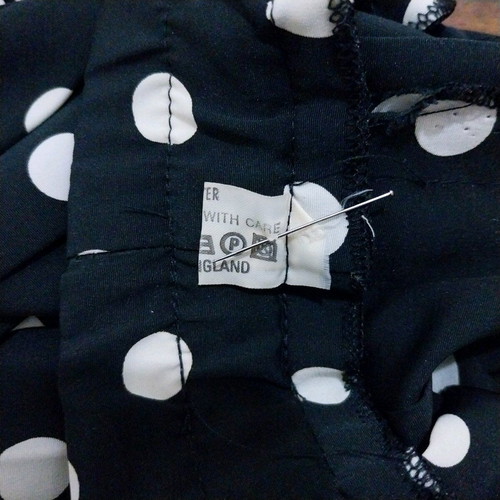 Pleated polka dot black skirt No 3XL like new