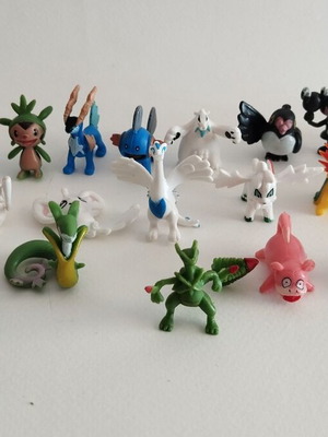 Mini Pokemon figures used, set of 26 pieces