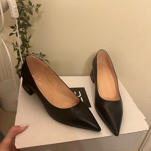 Classic black Luigi pumps 5cm new, size 39
