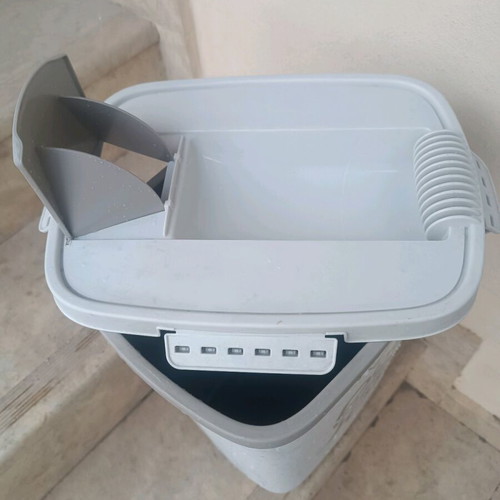 Rotho Plastic Feeder for Dog & Cat 25lt Beige like new