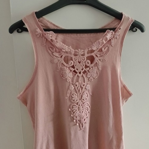 Vintage sleeveless blouse used, pink with lace embroidery