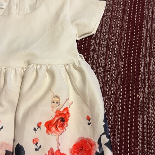 Dress with flowers and fairies new without belt
