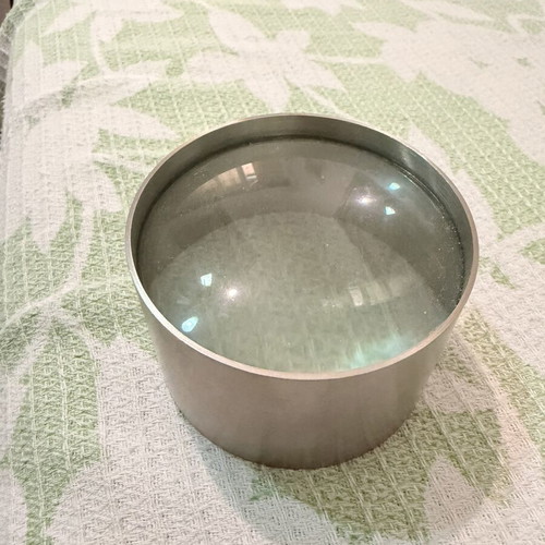 Magnifying glass with paperweight new, 5x magnification