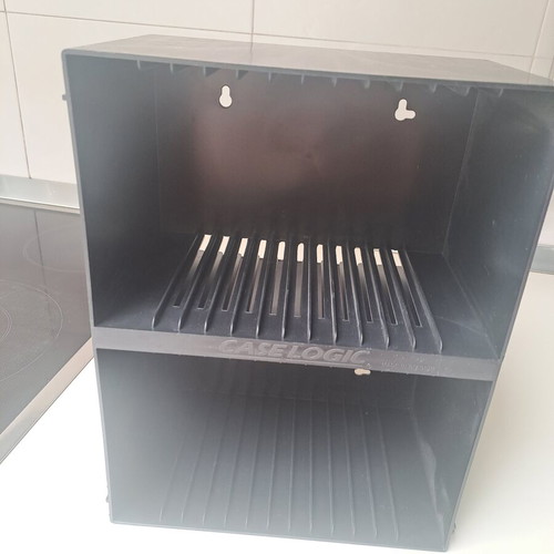 CD case like new, dimensions 27×20.5 cm