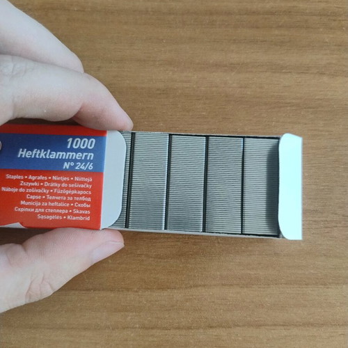 Staples pack of 1,000 pieces new