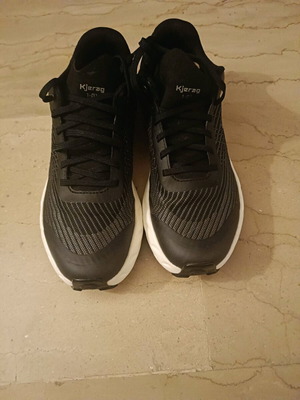 Trail running shoes like new, black and white, size 41.5