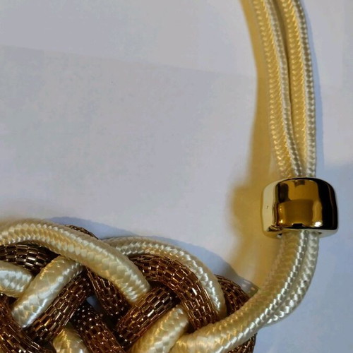 Necklace used white and gold