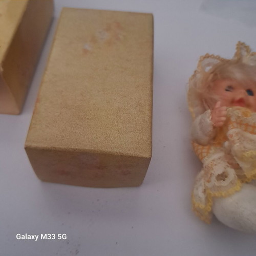 El-Greco 1976 collectible doll like new with box