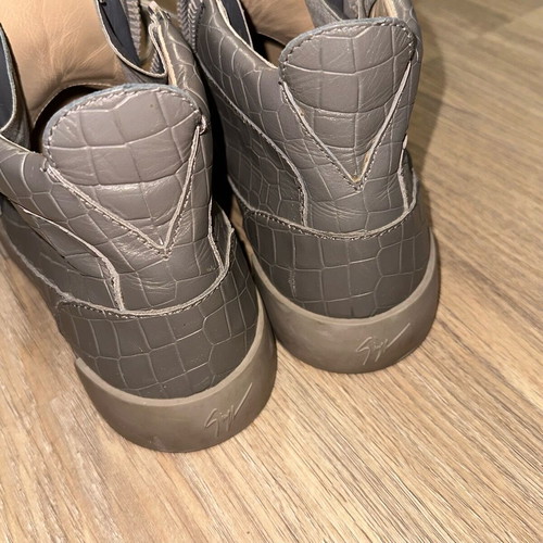 Giuseppe Zanotti croc print sneakers like new, size 44.5