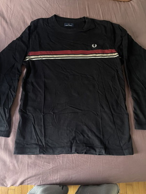 Fred Perry long sleeve tshirt like new, size M, black