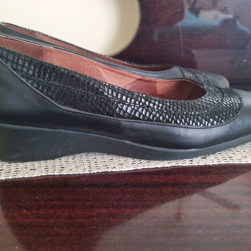 Leather anatomical pumps used, size 41, black