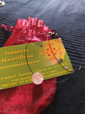 Necklace with rose quartz semi-precious stone