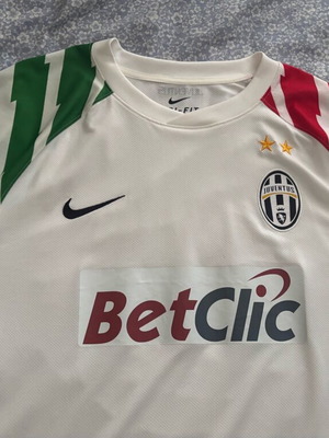 Juventus goalkeeper jersey like new, authentic