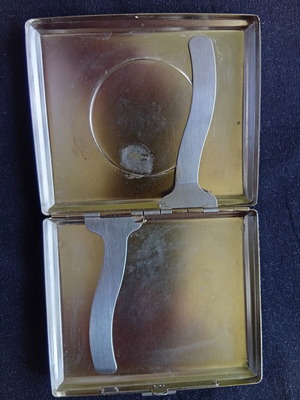 Metal cigarette case