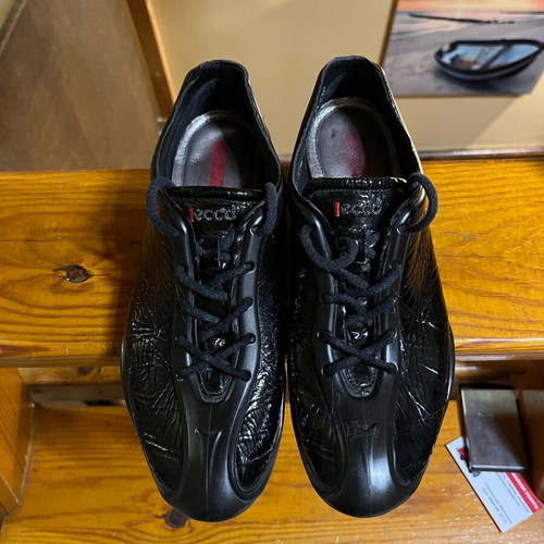 Ecco women's sport shoes black like new size 40