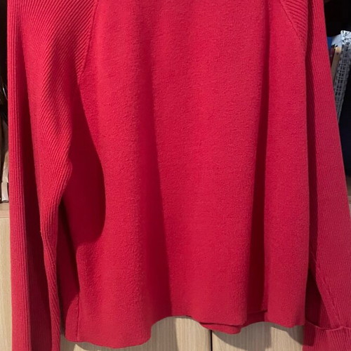 Thin warm sweater like new, ideal for the season