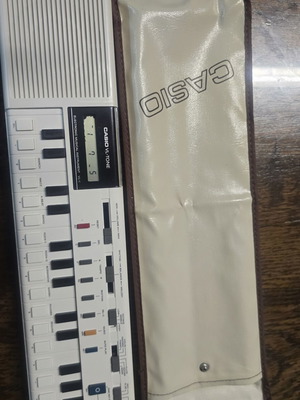 Casio VL-1 keyboard in original case