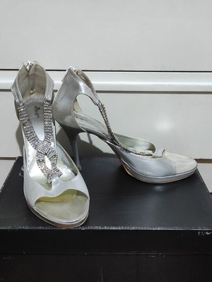 Silver sandals like new, size 39