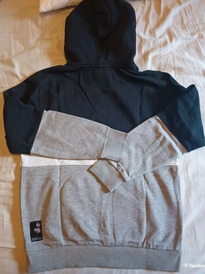 District75 sweatshirt used medium gray and black