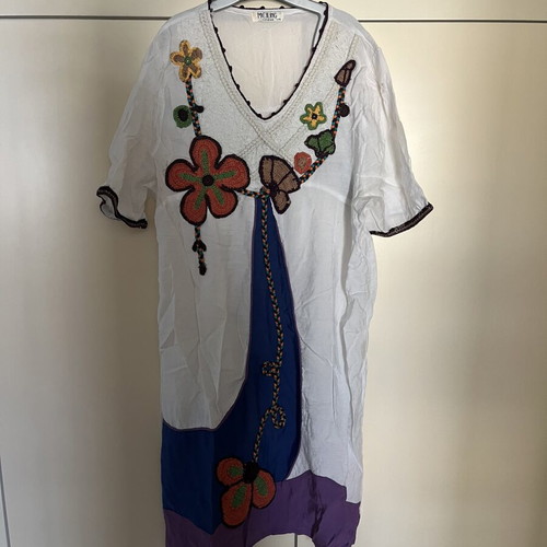 Vintage Meiling dress white with blue and purple embroidered flowers, like new