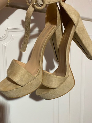 Beige high heels with thick heel and strap, size 41, used