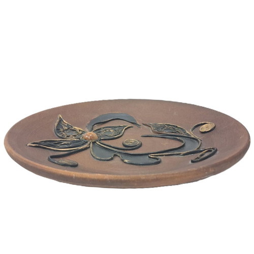 Vintage decorative plate with applied leather, 20 cm