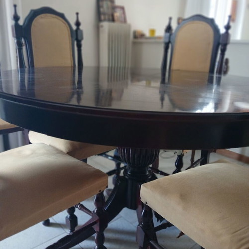 Wooden extendable round dining table with 5 chairs