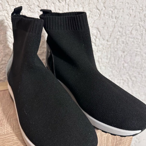 Voi Noi women's sock-style athletic shoes size 41 like new, black