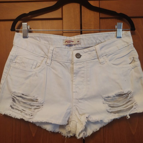 Pink Woman white distressed denim shorts size 38 like new