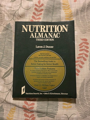 Nutrition Almanac Third Edition book by Lavon J. Dunne like new