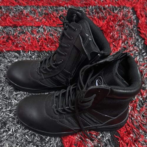 Tactical boots black size 42 new with zipper